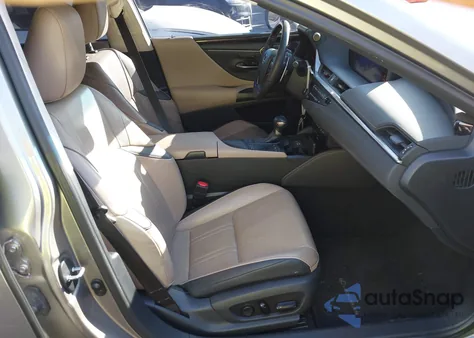 2020 Lexus Es 300H Ultra Luxury z USA, uszkodzony, nr VIN 58AF21B18LU009868